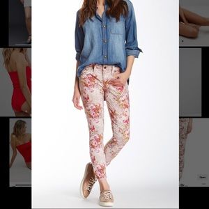 2/$25⭐️Genetic Denim Crop Floral Jeans
